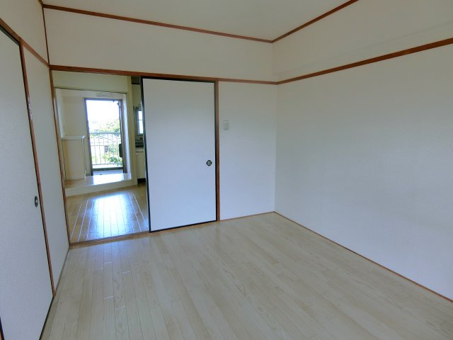 ハイツブライトの洋室