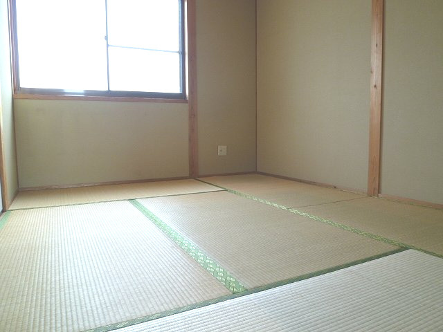 唐津市坊主町のアパートの和室
