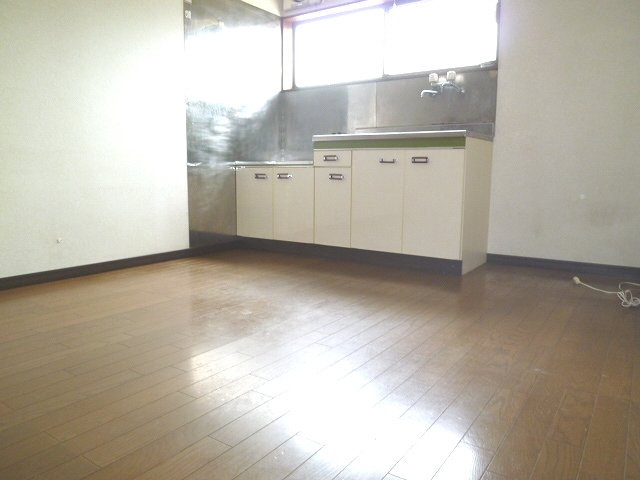 唐津市坊主町のアパートのキッチン
