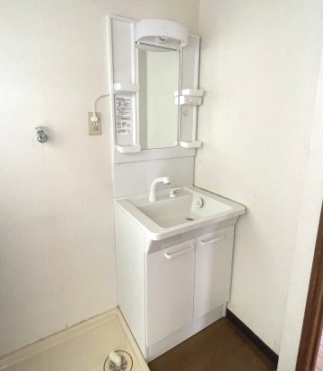 唐津市坊主町のアパートの洗面所