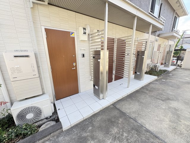 シャイン昭島のエントランス