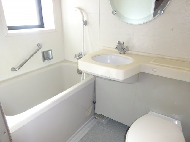弓鷹町借家の浴室