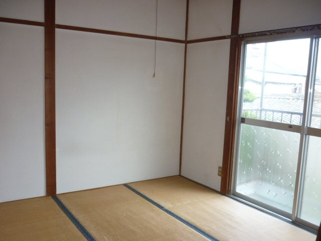 唐津市西旗町のアパートの和室