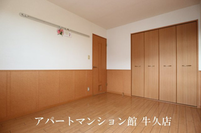 【洋室】 | フローレス・リーベB