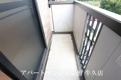 【バルコニー】 | フローレス・リーベB