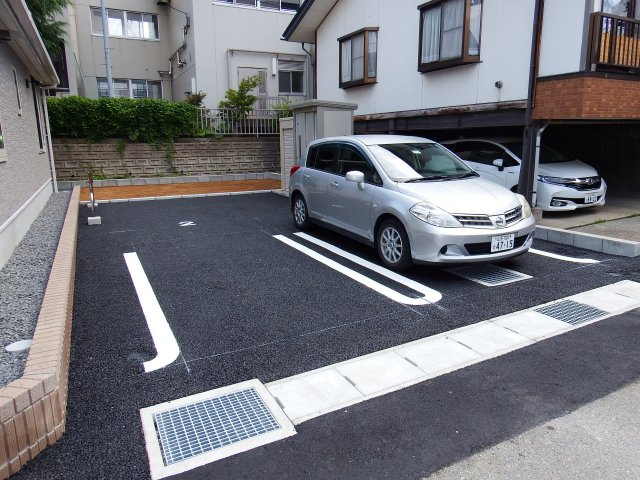ジェントリー城西の駐車場