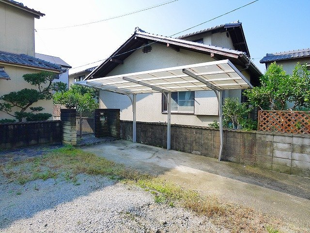 三宅町石見貸家の駐車場