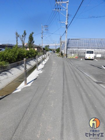 アベニール21の周辺|前面道路です