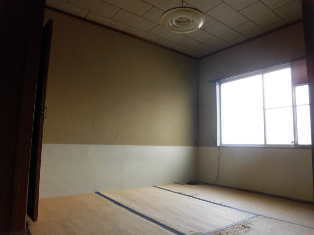 西旗町アパートの和室