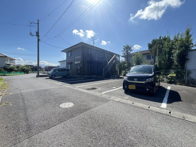 カスタリアの駐車場