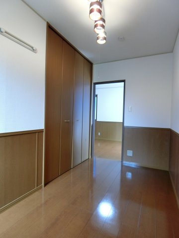 カスタリアの洋室