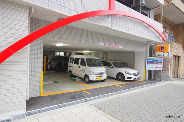 ARISTO扇町　仲介手数料無料の駐車場