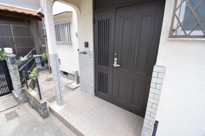 【玄関】 | 会下山３丁目貸家