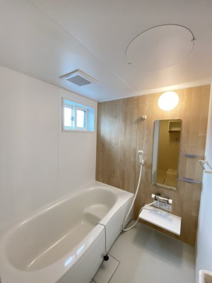 【浴室】 | レジデンス富の原 | ※別室室内写真の為、反転