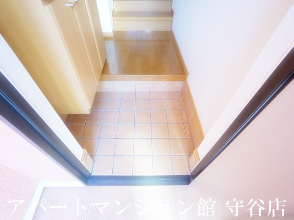 白山ヒルズⅡ壱番館の玄関