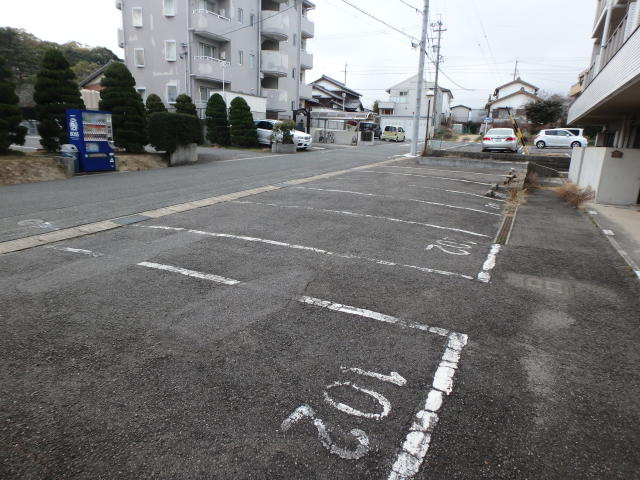 サンシャイン星崎の駐車場