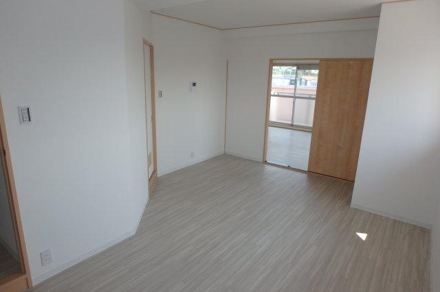 サンシャイン星崎の居間・リビング