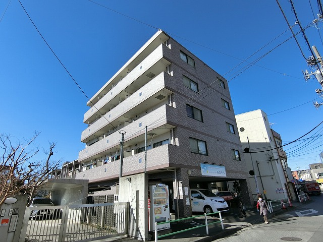 リサージュ牛浜の外観