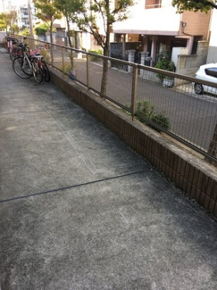【その他共用部分】 | 自転車は玄関の前に！