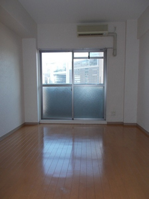 【洋室】 | エスリード新梅田