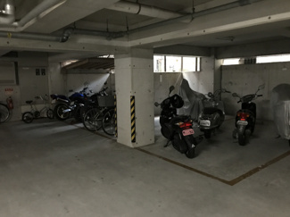 【駐車場】