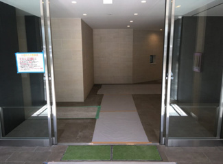 【エントランス】