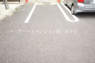 【駐車場】