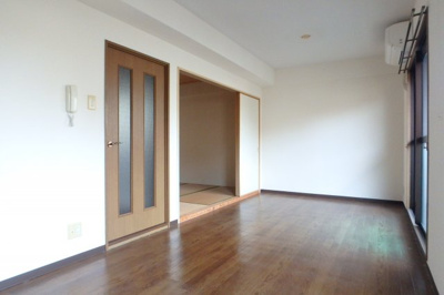 【居間・リビング】 | ロイヤルグレース