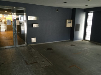 【エントランス】