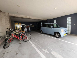 【駐車場】