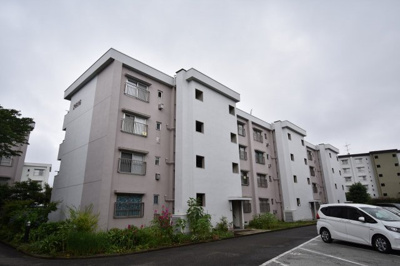 【外観】 | 汐見台団地2606棟 | JR京浜東北線・根岸線「磯子」駅徒歩12分、京急本線「屏風ヶ浦」駅徒歩11分！