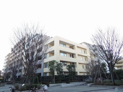 【外観】 | グランアルト武蔵新城 | 収納力の高いウォークインクローゼット！住まいの独立性を高める玄関ポーチ付♪