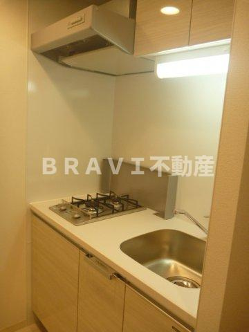 プレサンス心斎橋レヨン　BRAVI不動産のキッチン|【プレサンス心斎橋レヨン】きれいなキッチンです