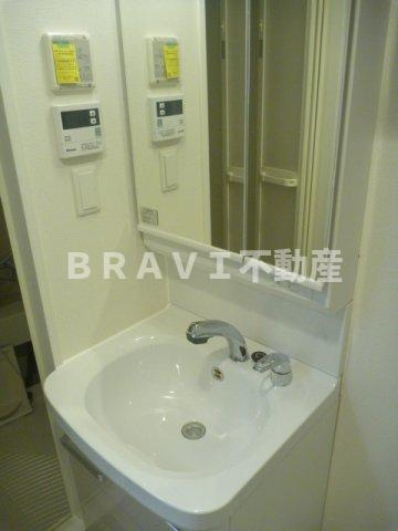 プレサンス心斎橋レヨン　BRAVI不動産の独立洗面台|【プレサンス心斎橋レヨン】独立洗面台あり、毎朝おしゃれに忙しい女性の方におすすめです