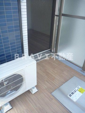 プレサンス心斎橋レヨン　BRAVI不動産のバルコニー|【プレサンス心斎橋レヨン】陽当たり良好なバルコニーです