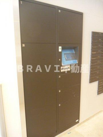 プレサンス心斎橋レヨン　BRAVI不動産のその他共用部分|【プレサンス心斎橋レヨン】宅配ボックス
