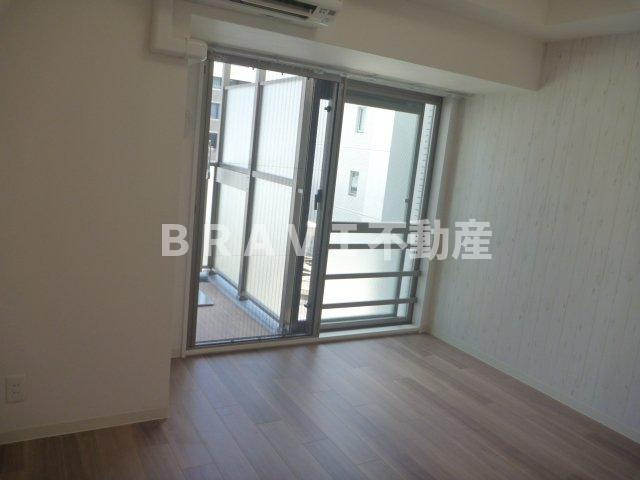 プレサンス心斎橋レヨン　BRAVI不動産の洋室|【プレサンス心斎橋レヨン】個人の部屋や寝室として使える洋室です