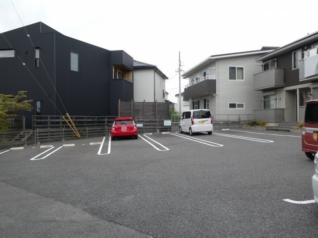 アンシャンテの駐車場