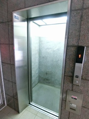 【その他共用部分】 | Salida仲町台/サリーダ仲町台 | エレベーター付き！荷物の多い日や疲れた日でも、3階までラクラク上がれます☆