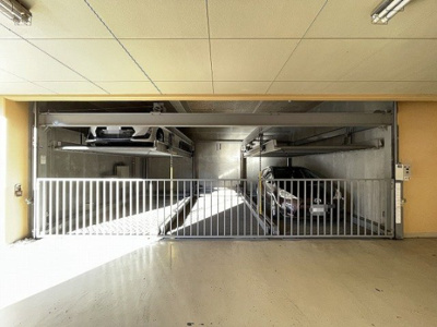 【駐車場】 | Salida仲町台/サリーダ仲町台 | いつでも目の届く敷地内に駐車場があります♪屋内なので、雨の時の乗り降りもらくらく☆