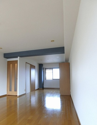 【洋室】 | Salida仲町台/サリーダ仲町台 | 洋室6帖☆玄関側にあるお部屋です♪ベッドを置いて寝室にするのもオススメです☆可動収納を完備しています◎