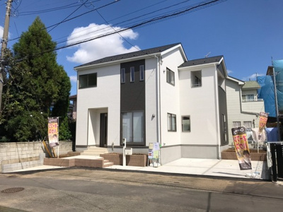 【前面道路含む現地写真】 | 守谷市本町　イオンタウン近く　駅まで1020ｍ　新築一戸建 | 住宅街ですので住良い地域