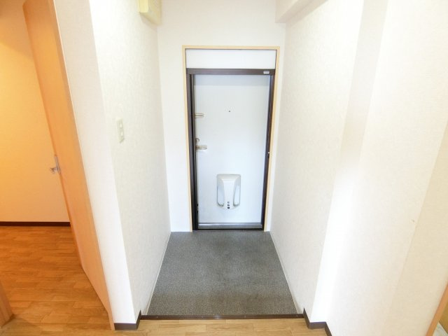 パインリーフ和泉の玄関