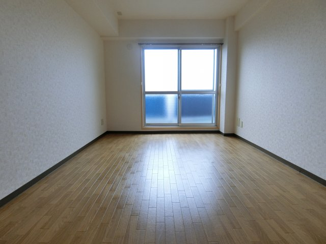 パインリーフ和泉の洋室