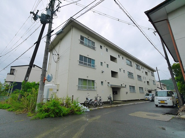 フリーディオ加茂の外観