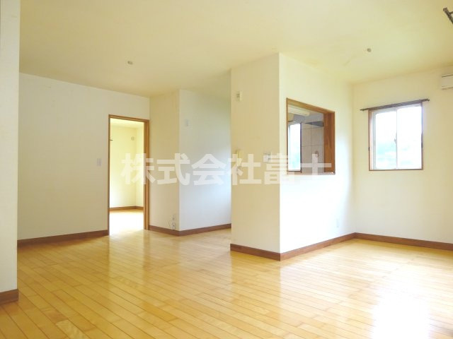 メゾン・シナエの居間・リビング