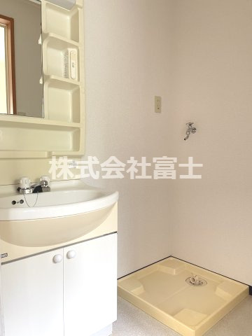 エバンジェル八幡の洗面所