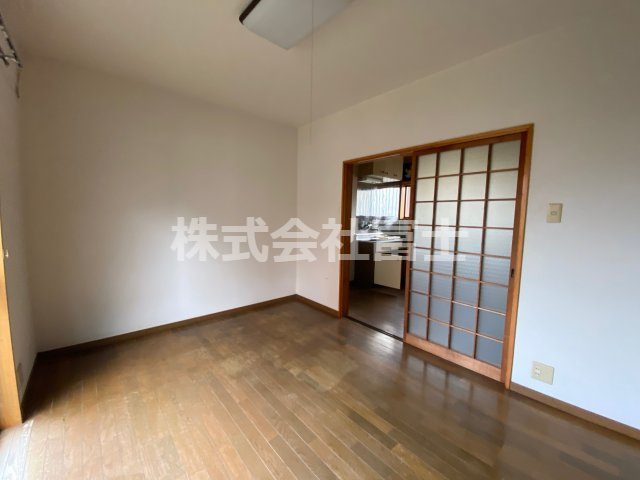 ネオ高砂の洋室