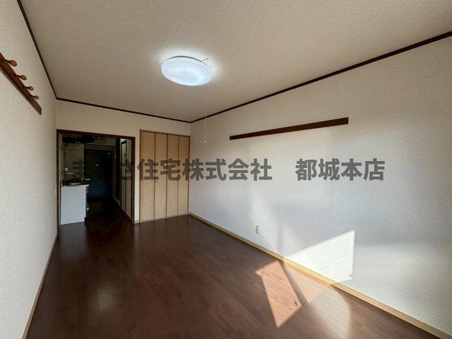 オレンジハウスの洋室