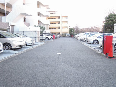 【駐車場】 | グランアルト武蔵新城ウエストスクエアB棟